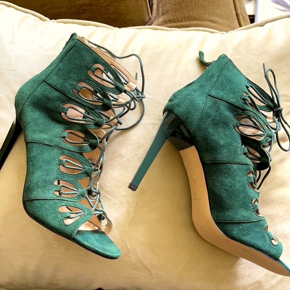 Nine West 7.5M lace up teal green suede heels NWOB